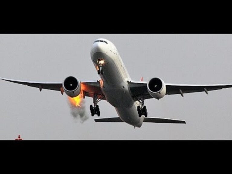 WHAT HAPPENS IF ALL THE PLANES ENGINES FAIL IN THE AIR?