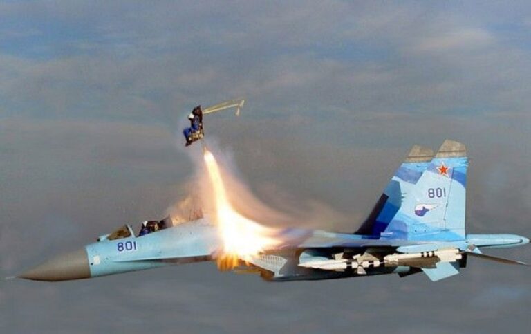 Ejecting out of a fighter jet just before Crashing ! How does it feel to eject ?