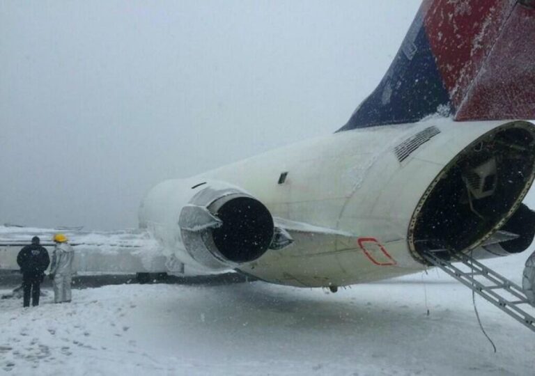 Delta Boeing 717 aircraft with 77 passengers on board slid off a taxiway at Pittsburgh