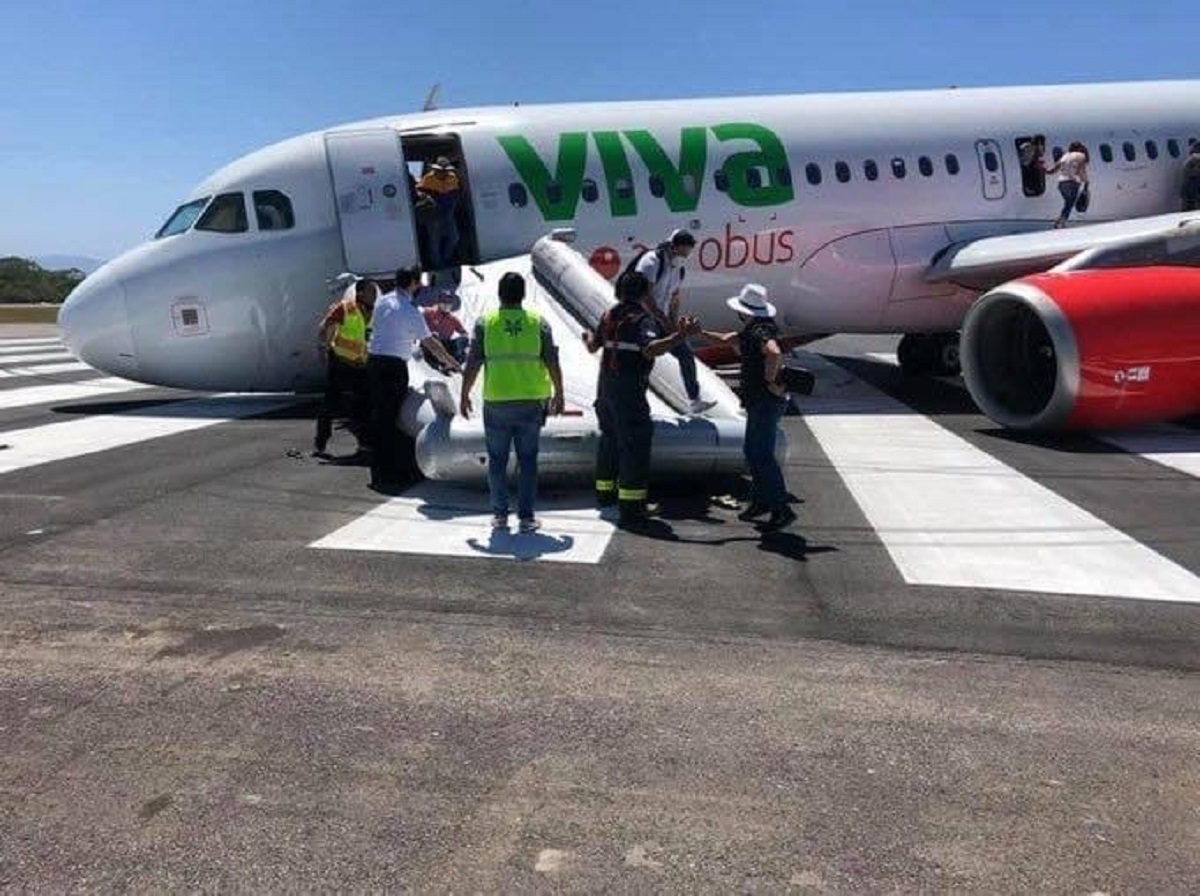 Breaking: Viva Aerobus A320 Evacuated After Possible Gear Failure