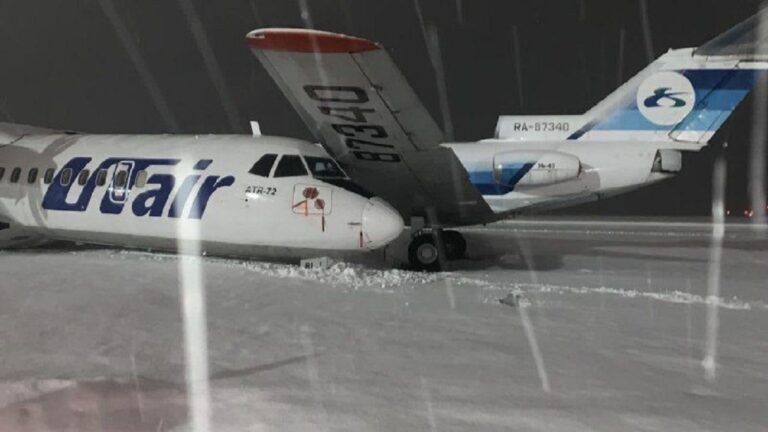 UTair ATR 72 Collides With Small Plane At Surgut Airport