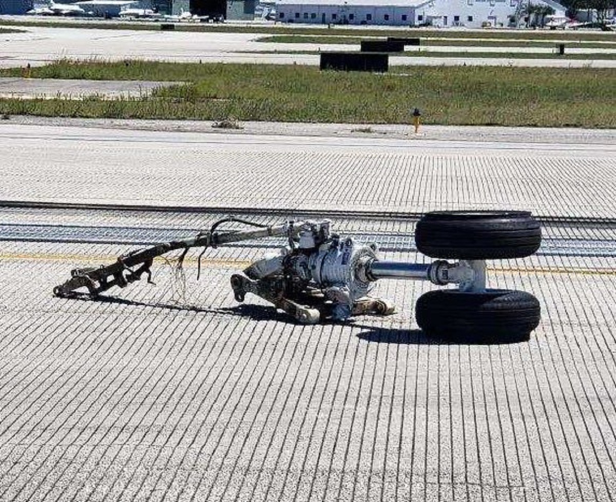World champion boxer Gervonta Davis ‘good’ after private plane aborts takeoff