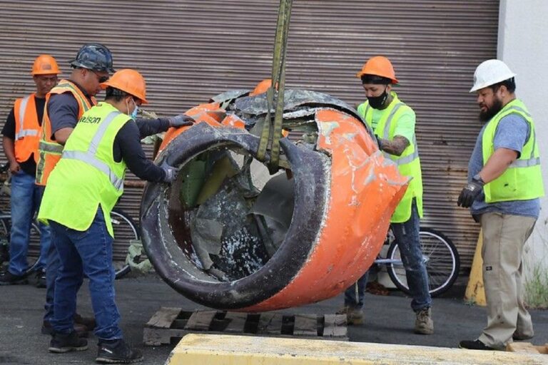 Wreckage of TransAir flight 810 recovered from waters off Oahu