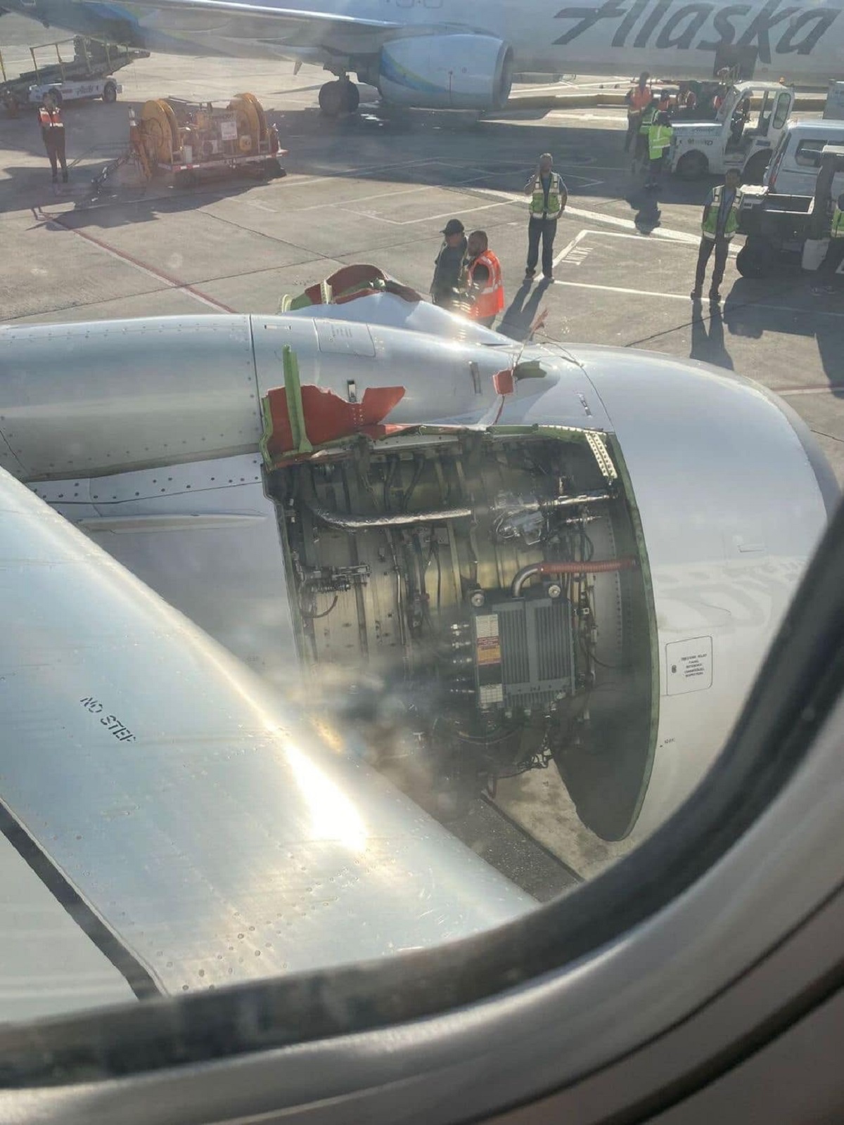 Alaska Airlines Engine Nacelle ripped off