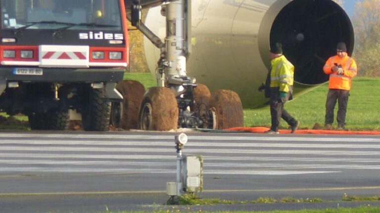 Another Giant in Trouble – Airbus A337 at Albert on Nov 18th 2022, runway excursion on backtrack