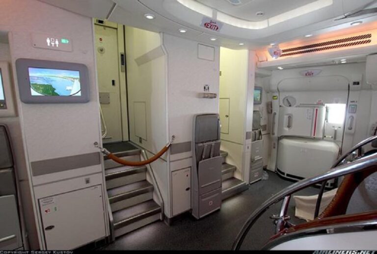 Why does the Boeing 747 have the cockpit on the second floor while the Airbus A380 puts it on the first floor?