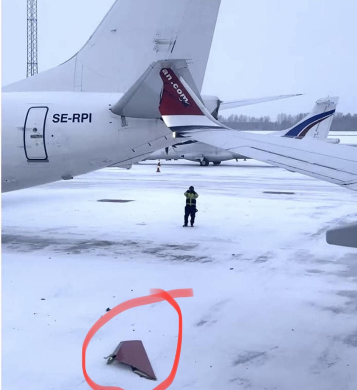 Norwegian 737-800 collided into another company 737-800 at Oslo-Gardermoen Airport