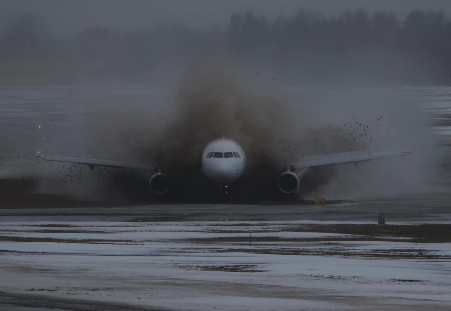 “Full white” Avion Express Airbus A320 skids off runway at Vilnius Airport