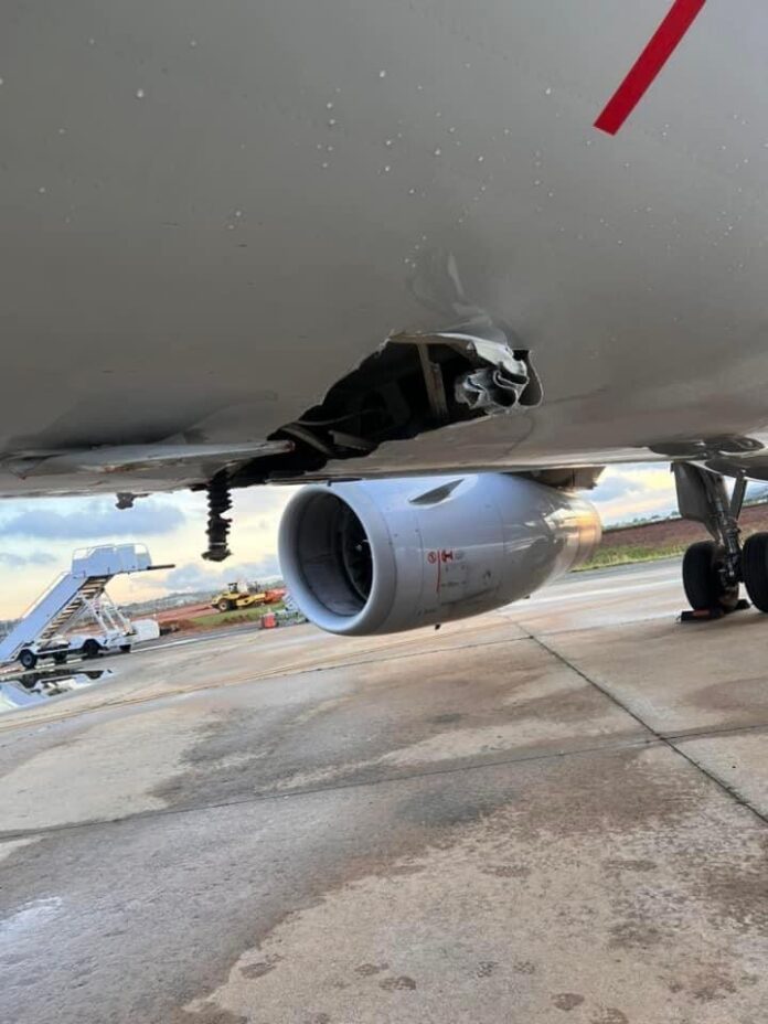 Fuselage And Nose Landing Gear Nlg Of An American Airlines A321