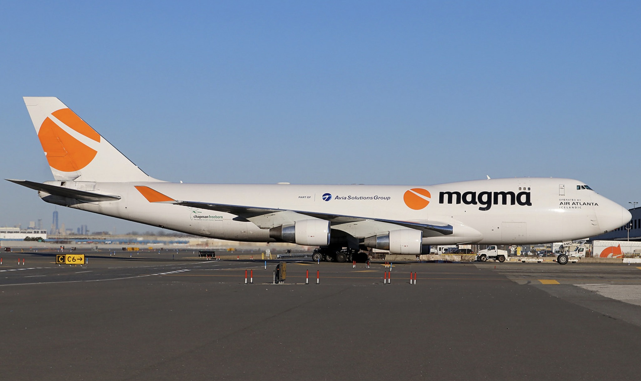 747 dropped a part of an engine while climbing