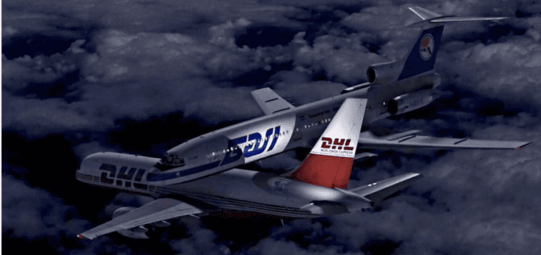 When 2 planes are about to collide, how does the TCAS decide which plane should climb, and which should descend?