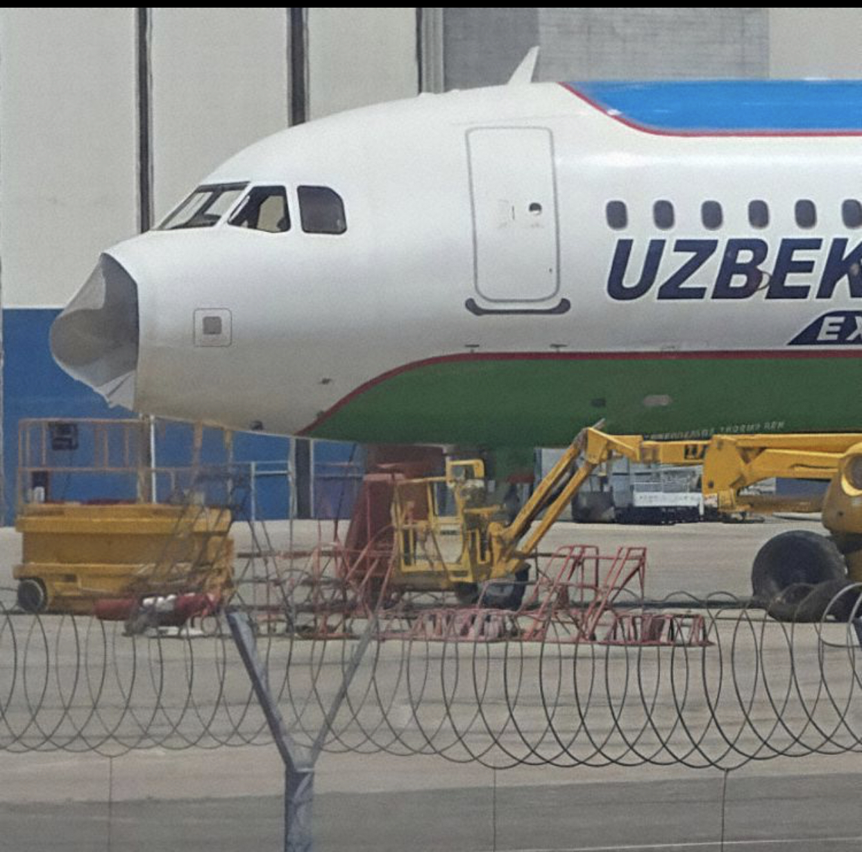 Uzbekistan Airways Airbus A320-214 aircraft (UK32015) suffered damage to its nose Radome