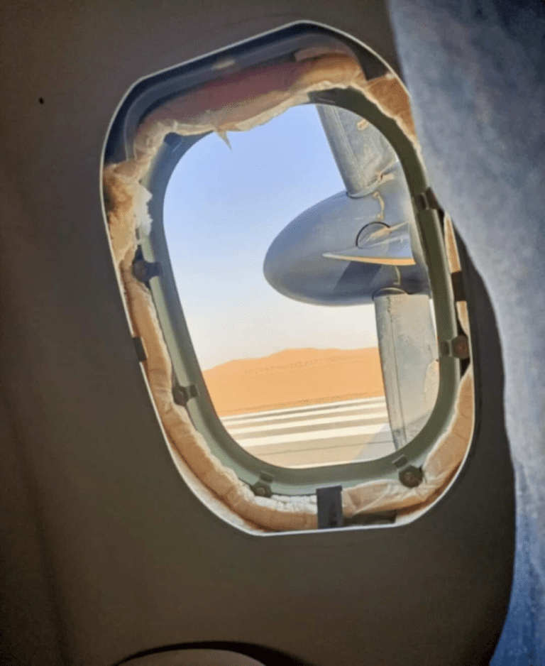 Tassili DH8D at Rouhrde Ennous on Aug 3rd 2024, burst tyres on takeoff