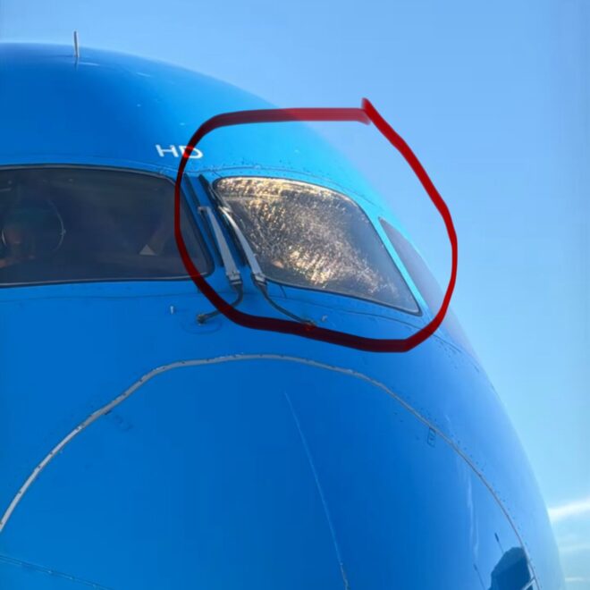 KLM B787-9 (PH-BHD) landed with a cracked LH