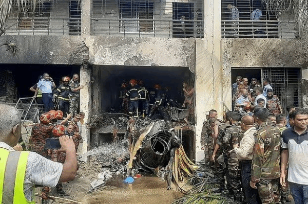 Bangladesh Air Force F-7 BGI Fighter Jet Crashes Into Milestone College ...