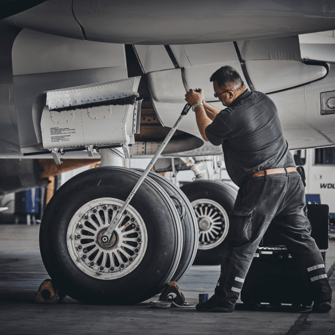 Torque Wrench Use in Aviation: Proper Technique, Risks & Real Accident Examples