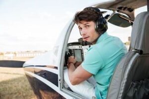 How to Choose the Best Aviation Headset for Student Pilot Training