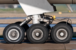Four Wheels vs Six – Comparing the A350 and B777 Main Landing Gear Bogies