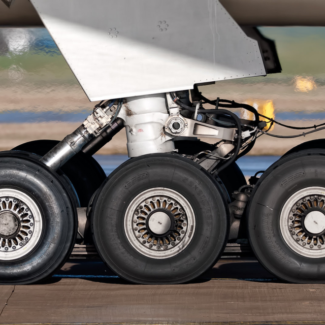 Four Wheels vs Six – Comparing the A350 and B777 Main Landing Gear Bogies